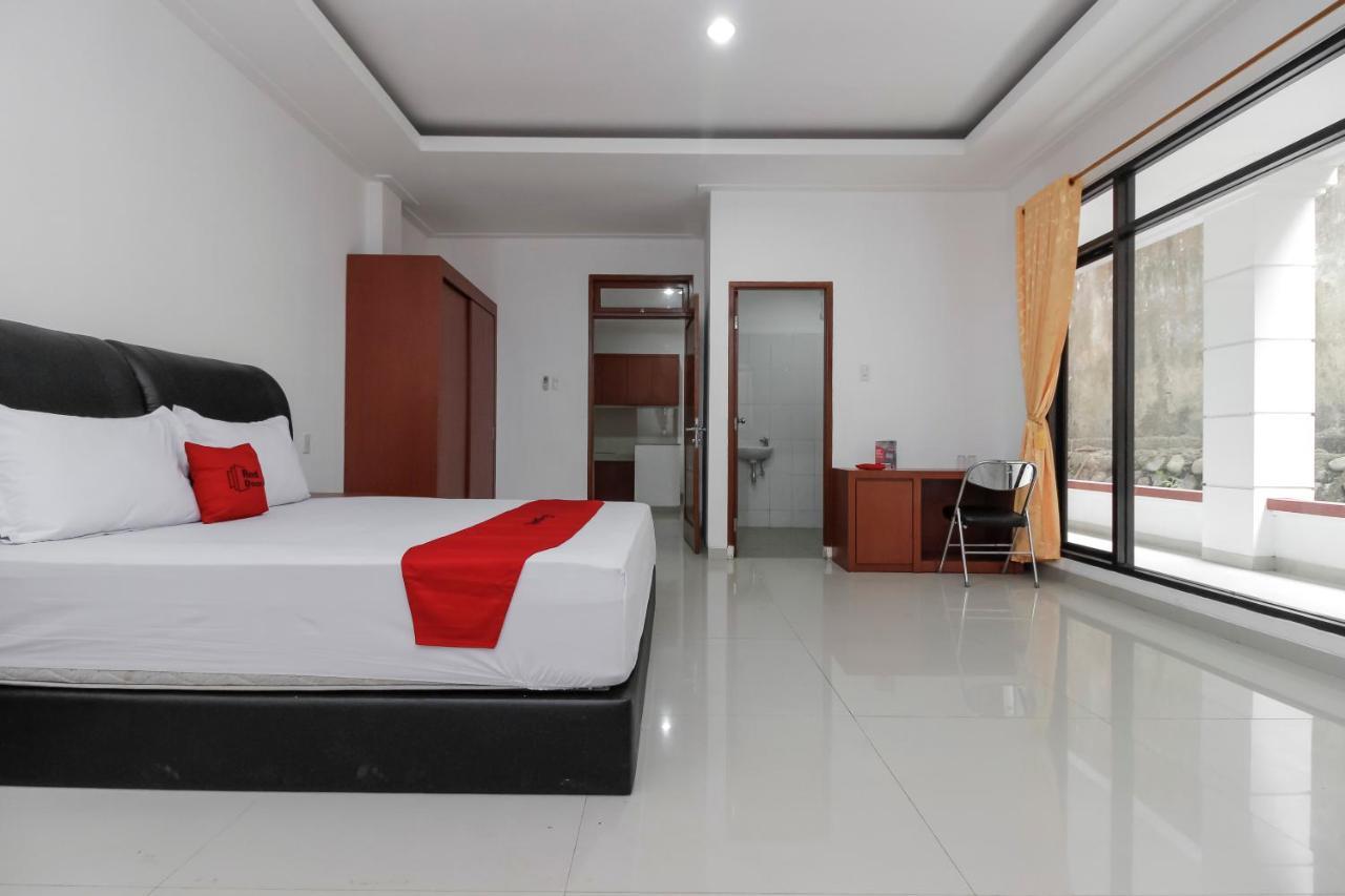 Reddoorz Premium Near Stasiun Lenteng Agung Hotel Jakarta Exterior photo